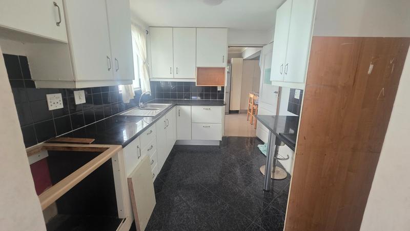 5 Bedroom Property for Sale in Kensington Western Cape